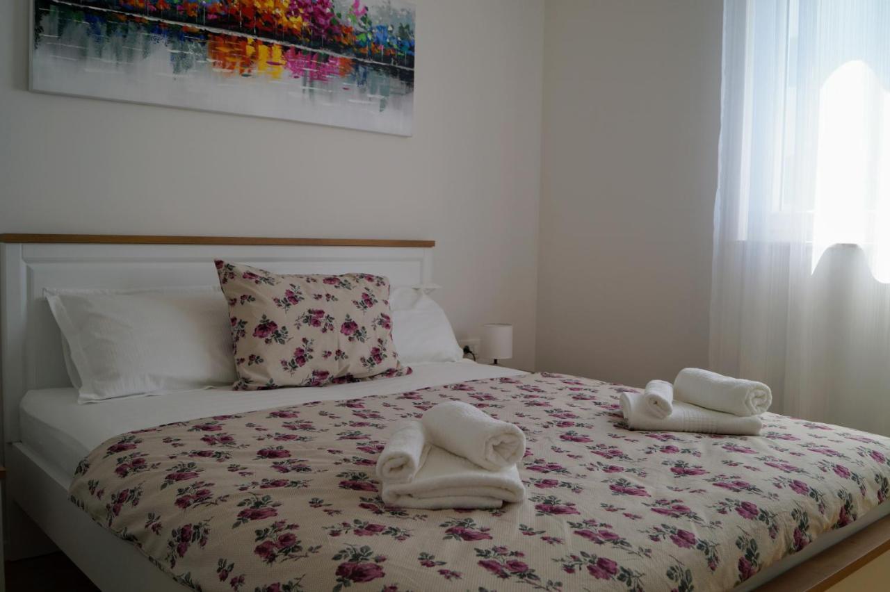Apartment Ivona With Beautiful Seaview Makarska Zewnętrze zdjęcie